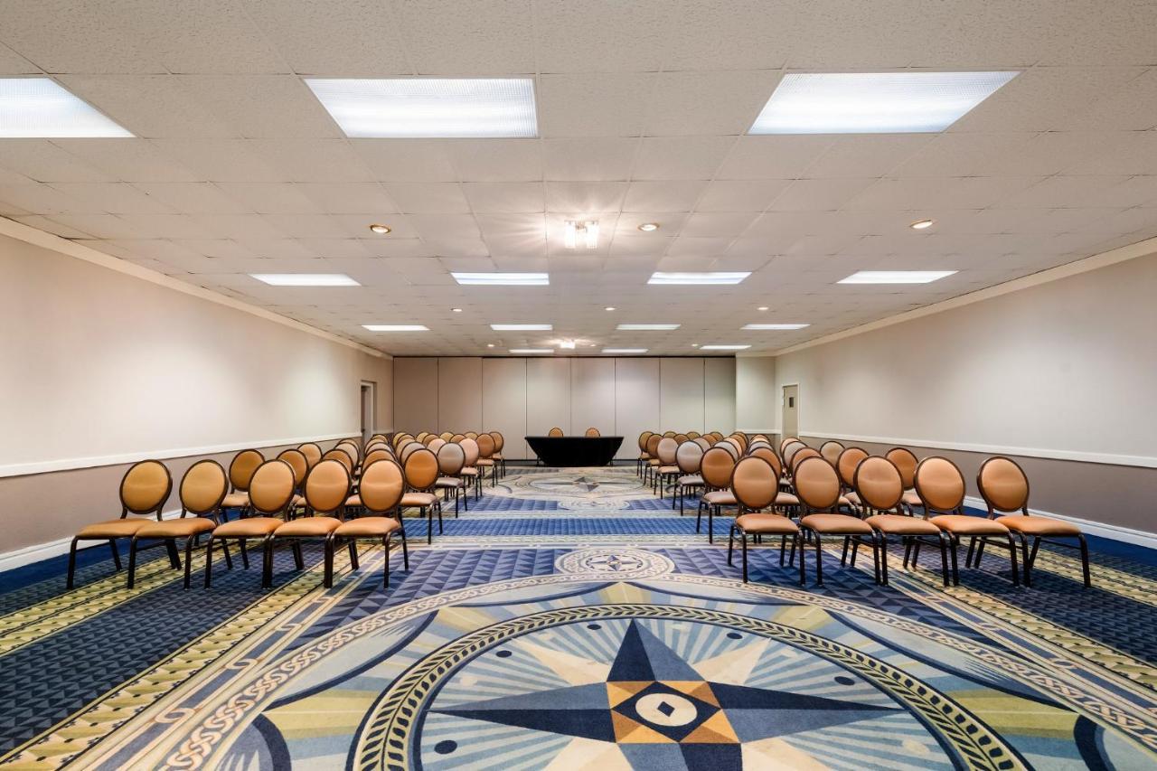 Red Roof Inn & Conference Center МакКини Екстериор снимка