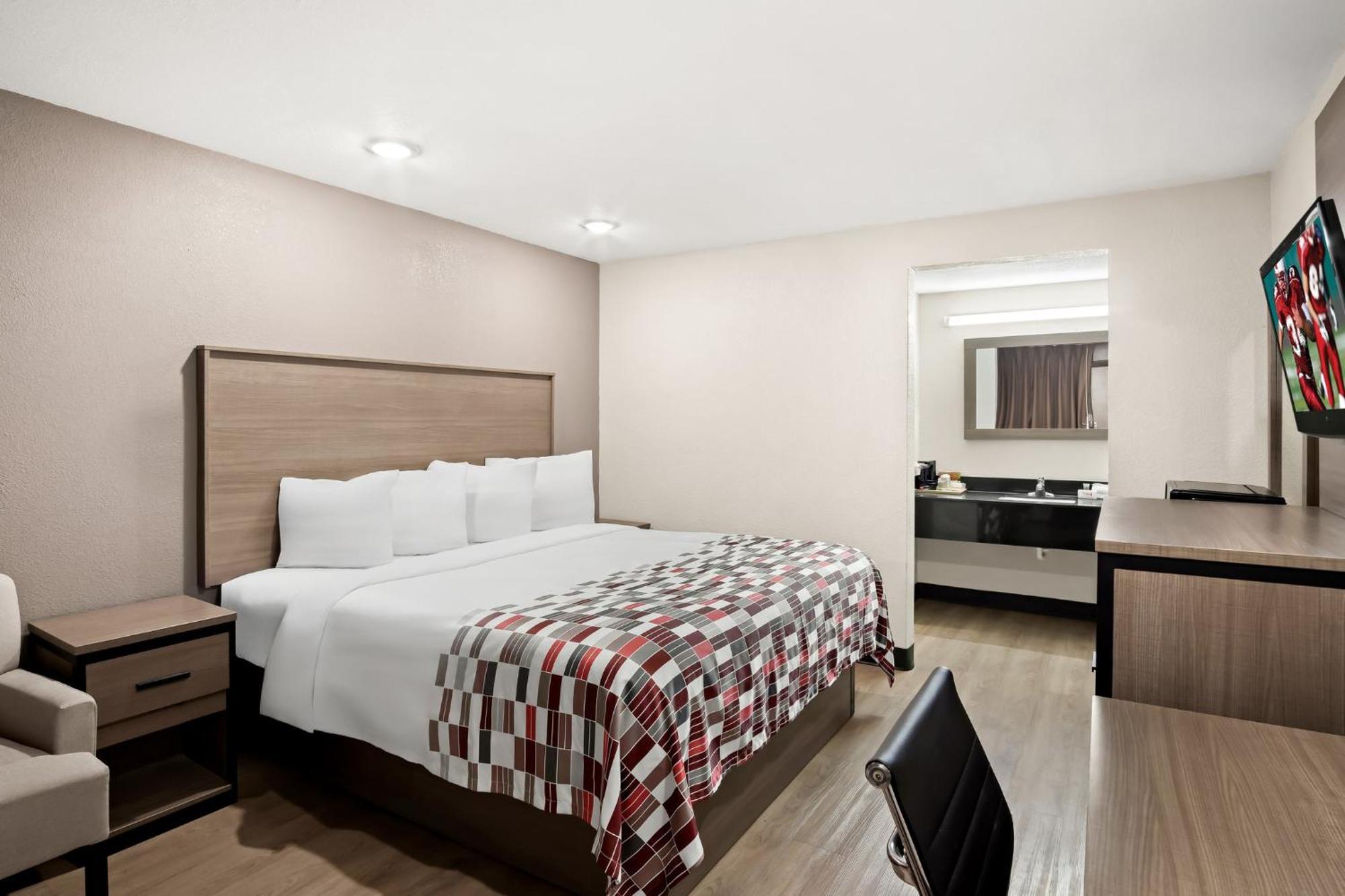 Red Roof Inn & Conference Center МакКини Екстериор снимка
