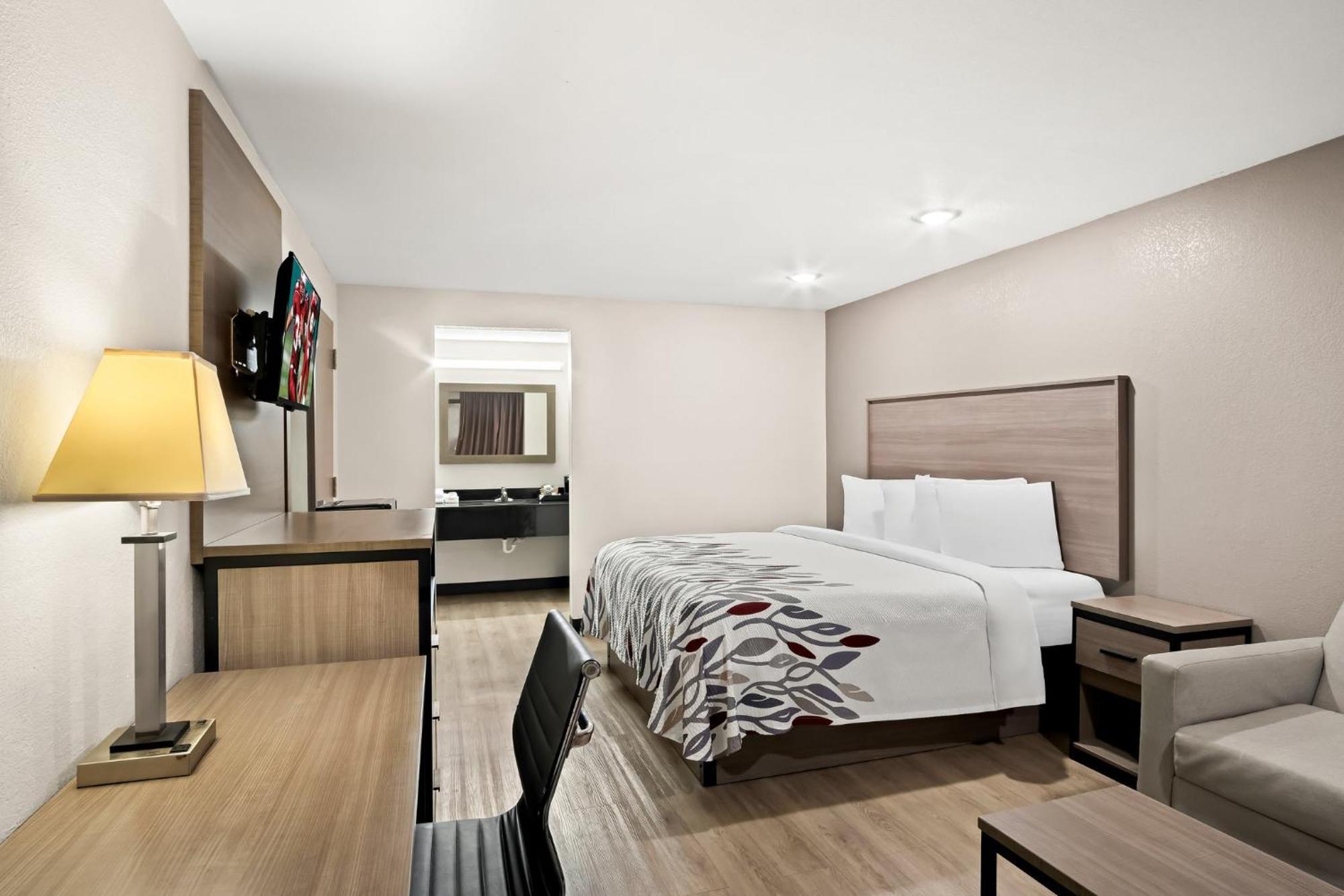 Red Roof Inn & Conference Center МакКини Екстериор снимка