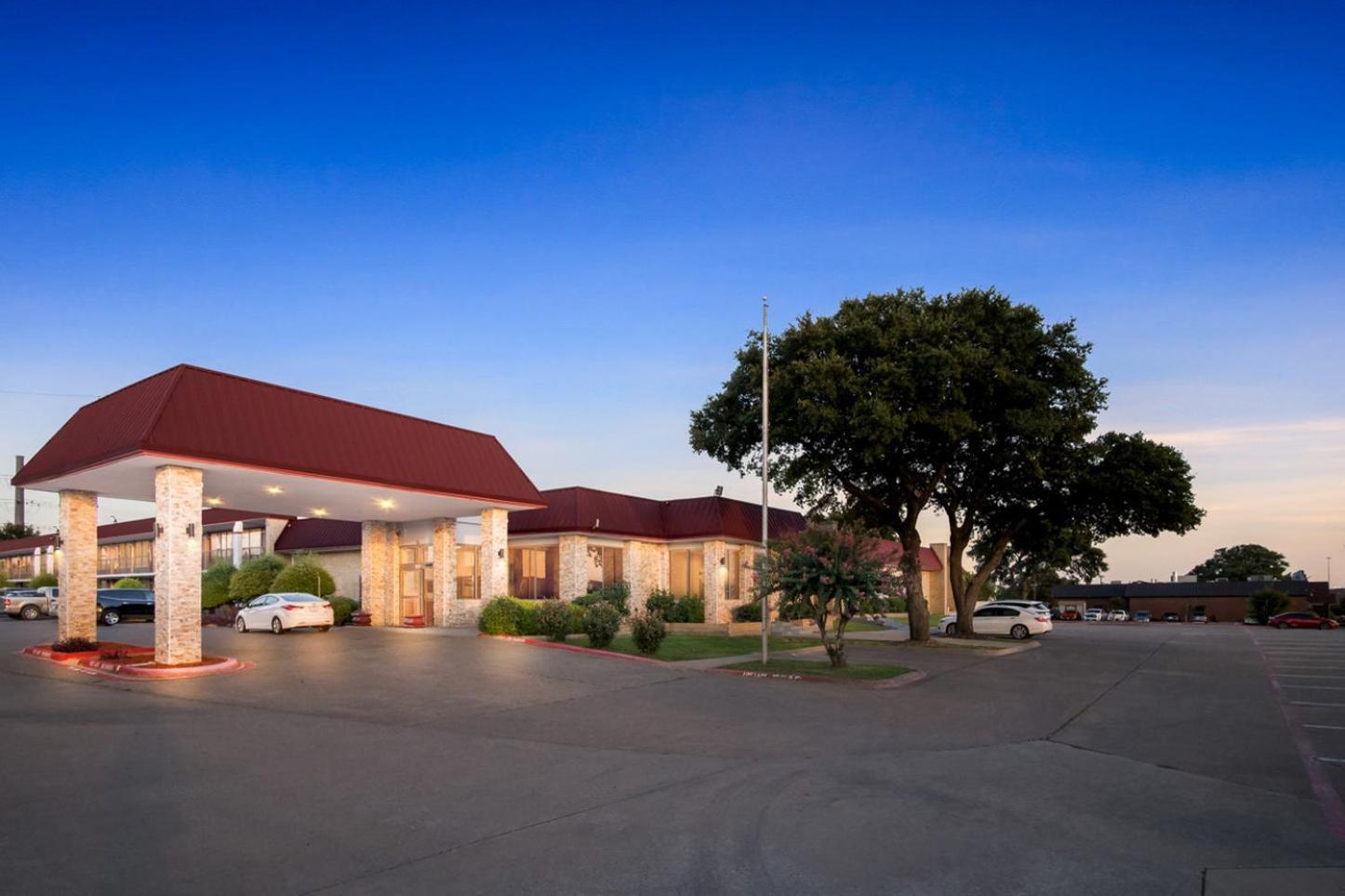 Red Roof Inn & Conference Center МакКини Екстериор снимка