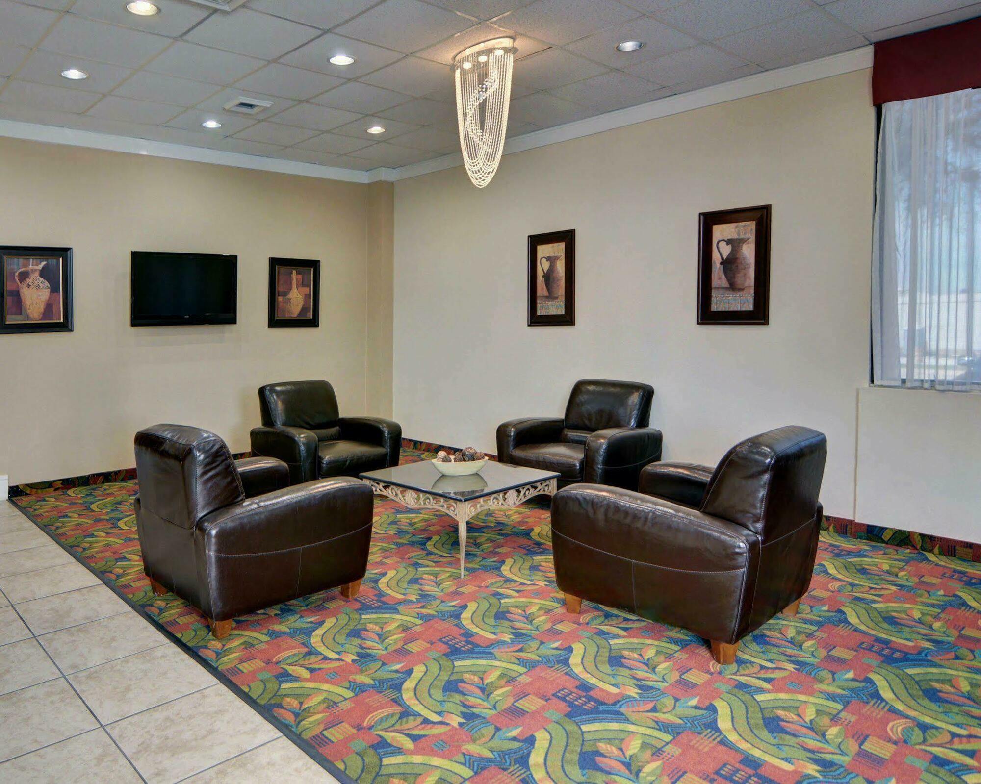Red Roof Inn & Conference Center МакКини Екстериор снимка